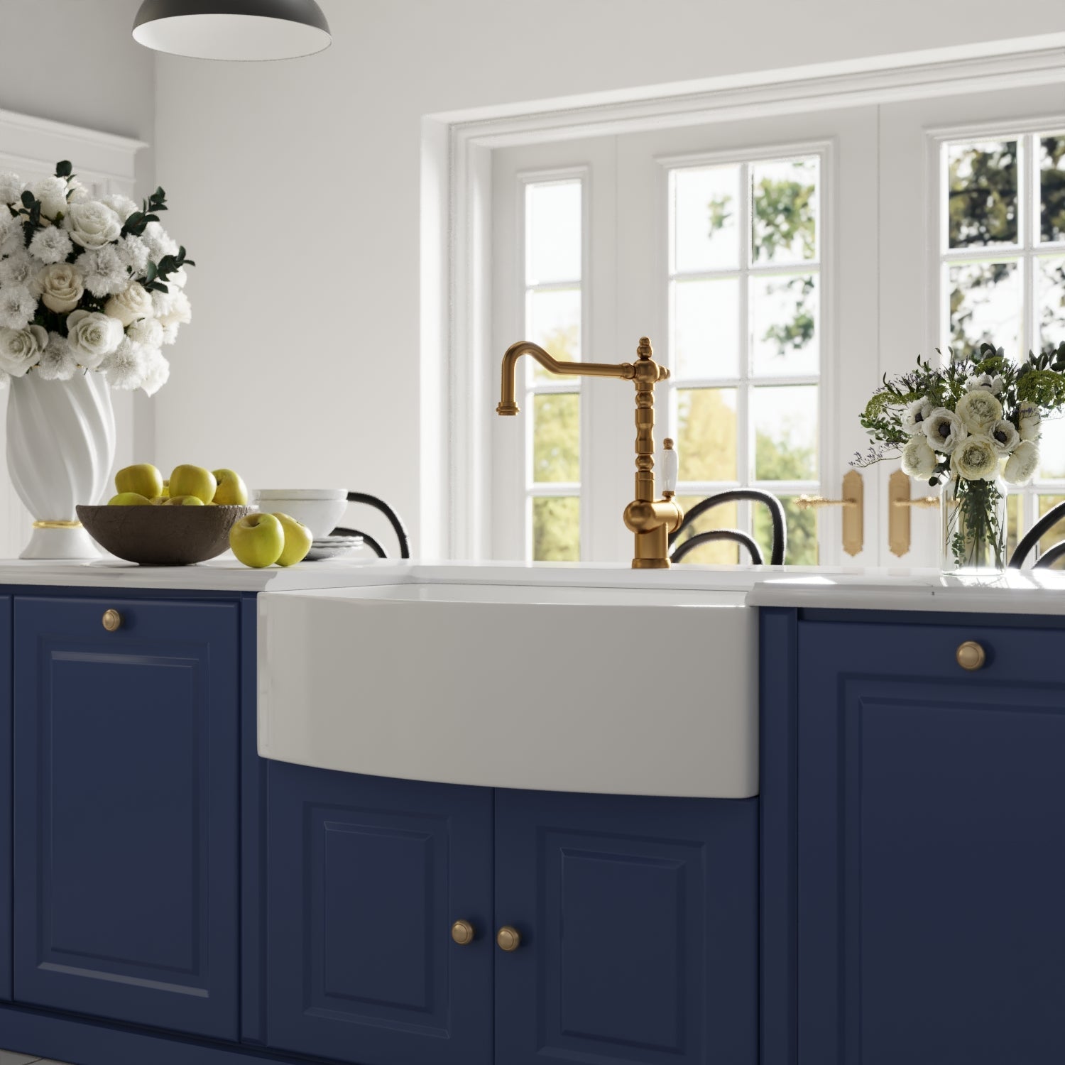 GROVE 33" L x 21" W Farmhouse Kitchen Sink, Corrosion-Resistant With Multiple Sizes